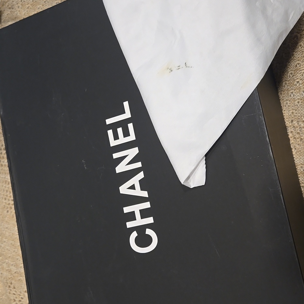 Chanel Classic Double Flap Quilted Caviar Jumbo Bag - Picture 10 of 11